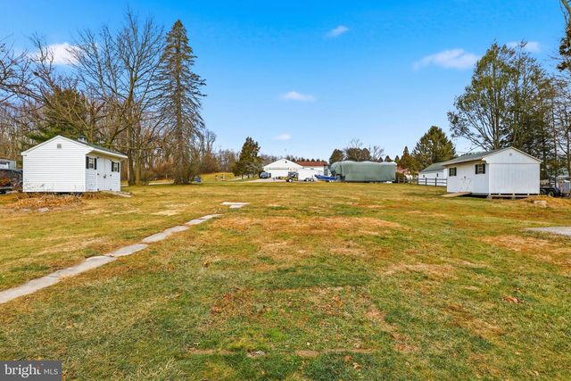 315 W RAILROAD AVE, Shrewsbury, PA 17361