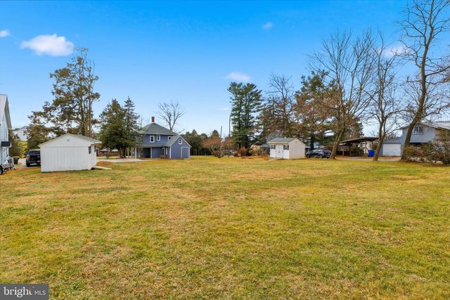 315 W RAILROAD AVE, Shrewsbury, PA 17361