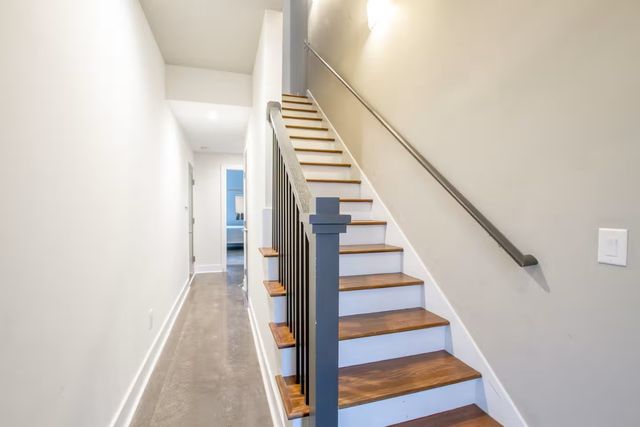 2106 9th Ave N Apt 3, Nashville, TN 37208