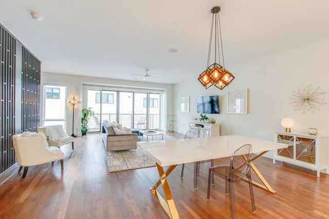 2106 9th Ave N Apt 3, Nashville, TN 37208