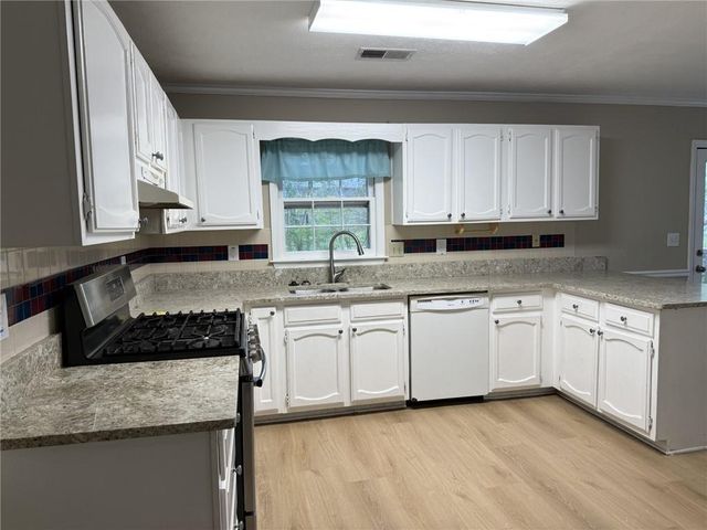 2130 Crescentview Drive, Lawrenceville, GA 30044