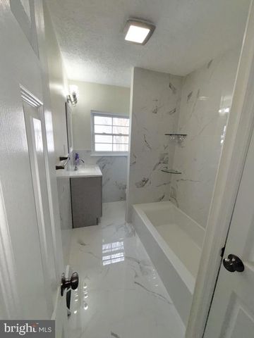 238 COLLEGE DR, Pemberton, NJ 08068