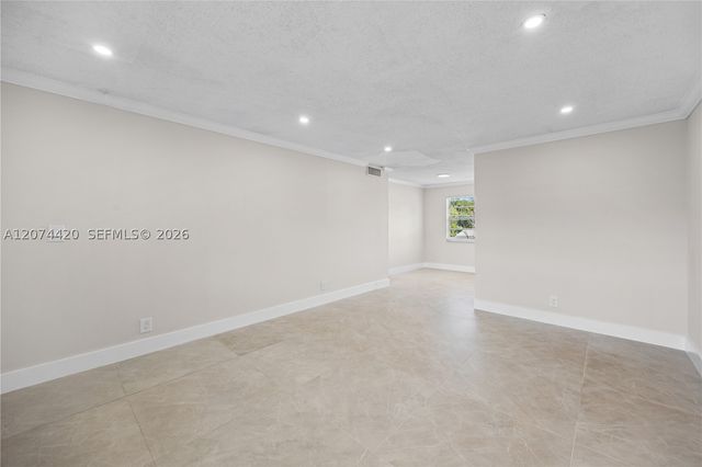 4933 Hollywood Blvd 202, Hollywood, FL 33021