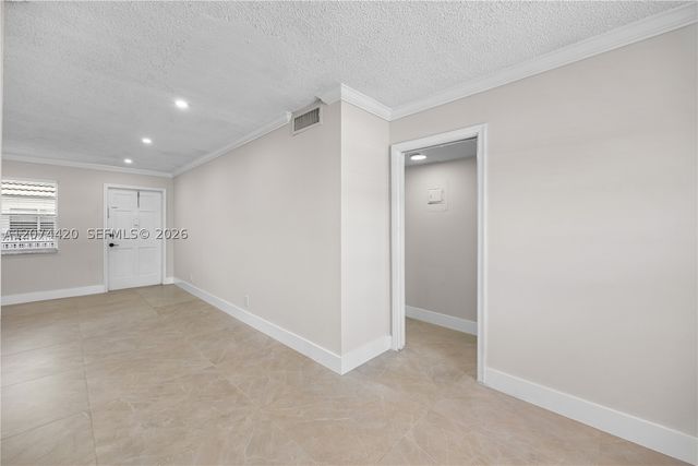 4933 Hollywood Blvd 202, Hollywood, FL 33021