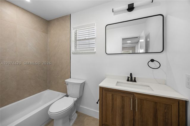 4933 Hollywood Blvd 202, Hollywood, FL 33021