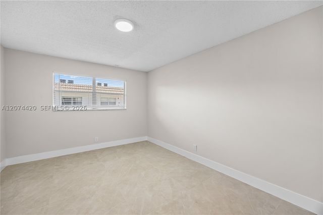 4933 Hollywood Blvd 202, Hollywood, FL 33021
