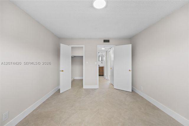 4933 Hollywood Blvd 202, Hollywood, FL 33021