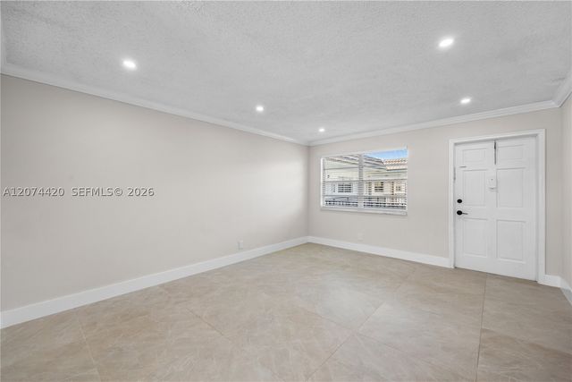 4933 Hollywood Blvd 202, Hollywood, FL 33021