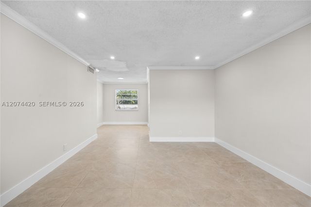 4933 Hollywood Blvd 202, Hollywood, FL 33021