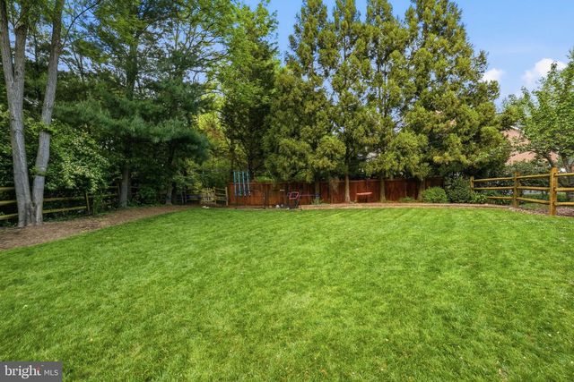 1605 LUPINE DEN CT, Vienna, VA 22182