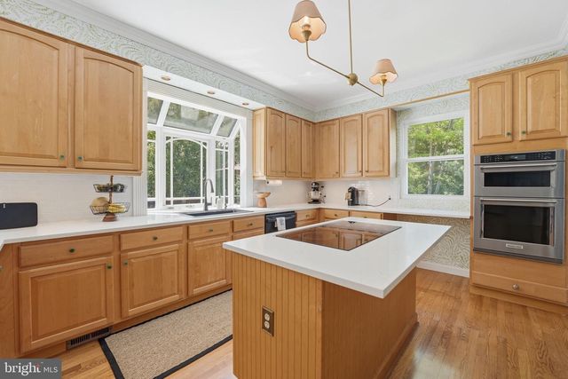1605 LUPINE DEN CT, Vienna, VA 22182