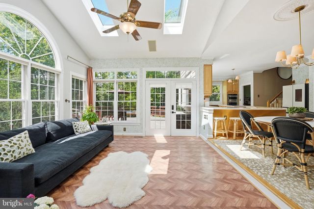1605 LUPINE DEN CT, Vienna, VA 22182