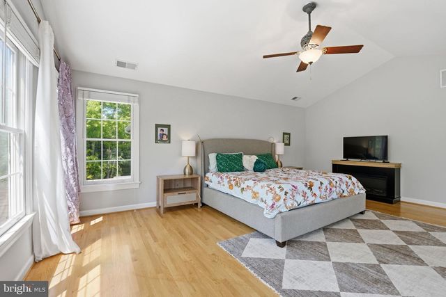 1605 LUPINE DEN CT, Vienna, VA 22182