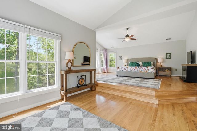 1605 LUPINE DEN CT, Vienna, VA 22182