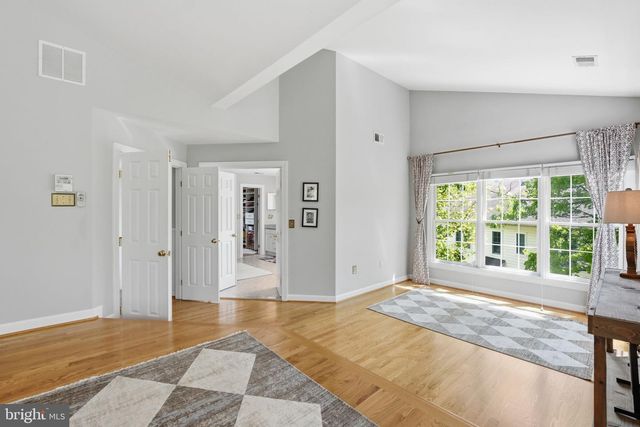 1605 LUPINE DEN CT, Vienna, VA 22182