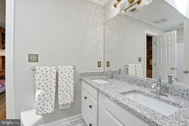 1605 LUPINE DEN CT, Vienna, VA 22182