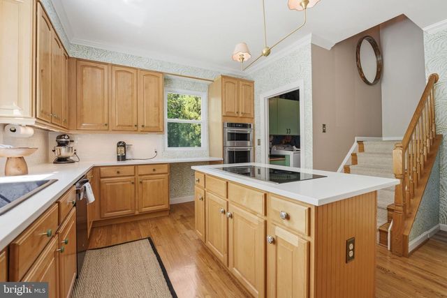 1605 LUPINE DEN CT, Vienna, VA 22182