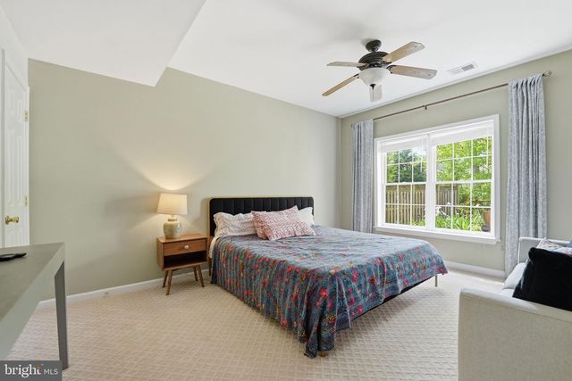 1605 LUPINE DEN CT, Vienna, VA 22182