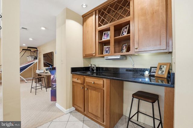 1605 LUPINE DEN CT, Vienna, VA 22182