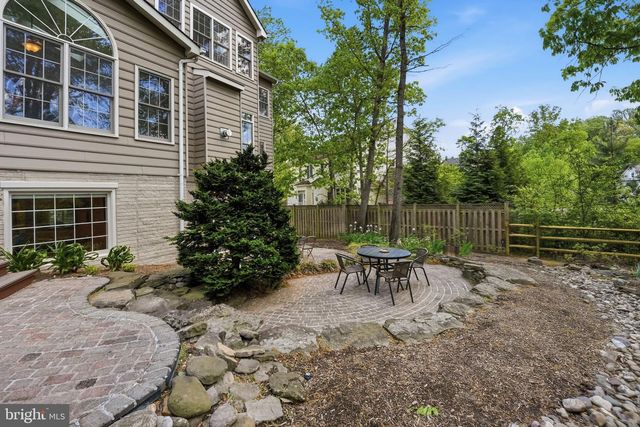 1605 LUPINE DEN CT, Vienna, VA 22182