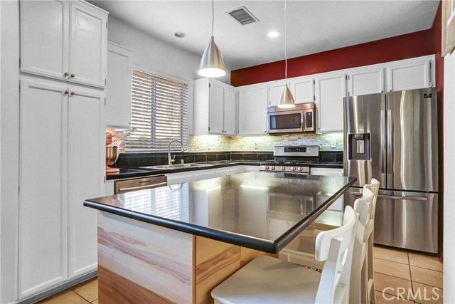 385 Owls Cove Lane, Simi Valley, CA 93065