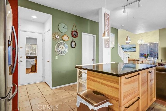 385 Owls Cove Lane, Simi Valley, CA 93065