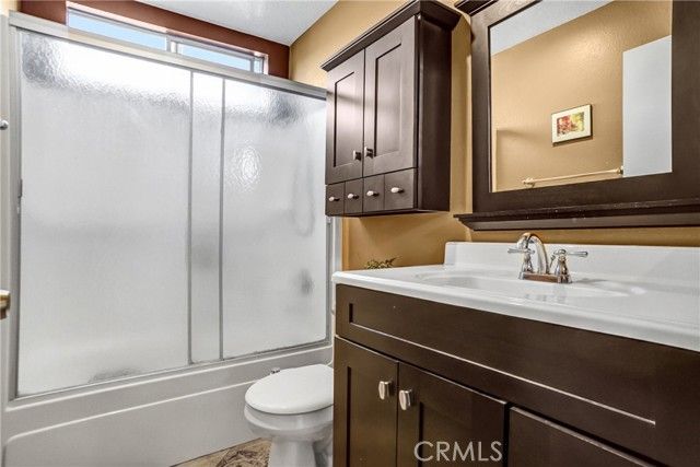 385 Owls Cove Lane, Simi Valley, CA 93065