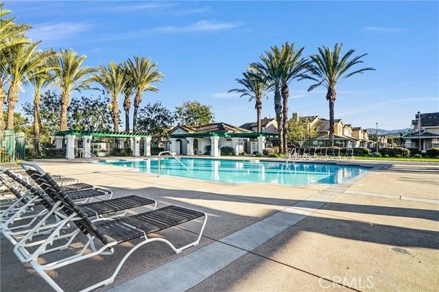 385 Owls Cove Lane, Simi Valley, CA 93065