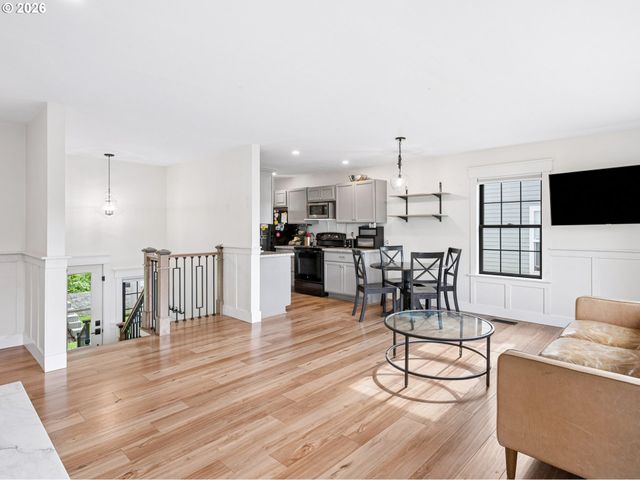 601 4TH Ave, Oregon City, OR 97045