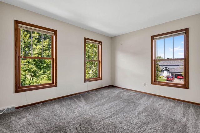 S78W20363 Pasadena DRIVE, Muskego, WI 53150