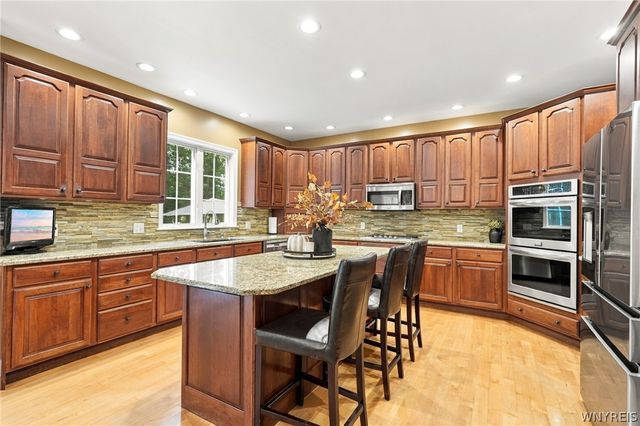 6690 Chesley Court, Clarence, NY 14051