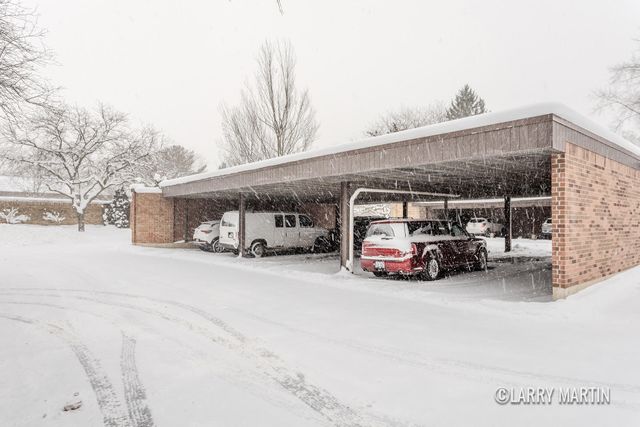 497 Barkwood Court NW, Grand Rapids, MI 49534