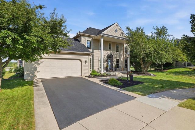 917 Parkton DRIVE, Waukesha, WI 53189