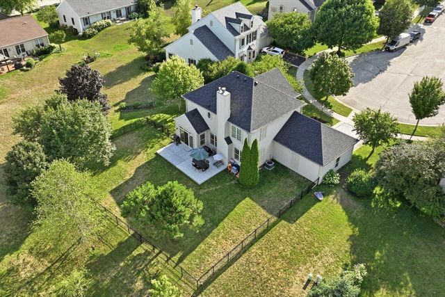 917 Parkton DRIVE, Waukesha, WI 53189