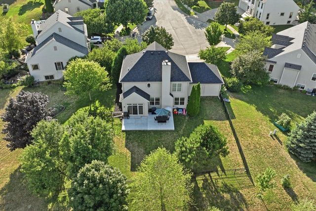 917 Parkton DRIVE, Waukesha, WI 53189