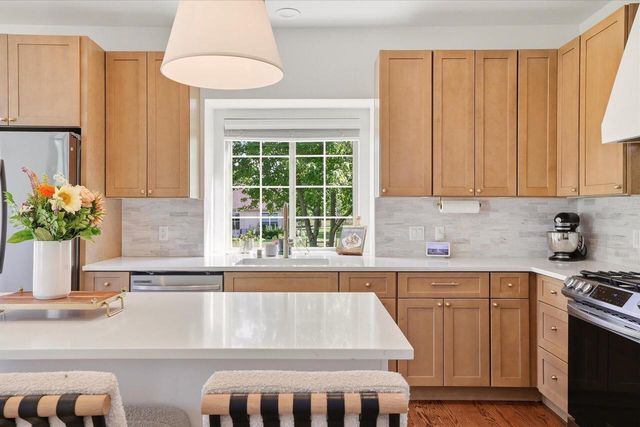 917 Parkton DRIVE, Waukesha, WI 53189