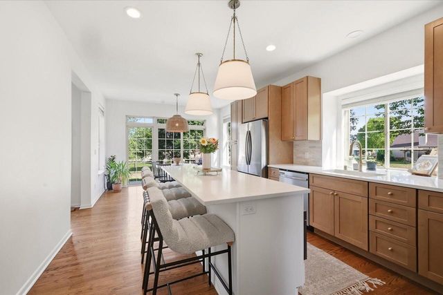 917 Parkton DRIVE, Waukesha, WI 53189