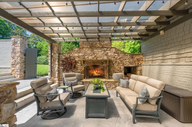305 Chancery Lane, Simpsonville, SC 29681