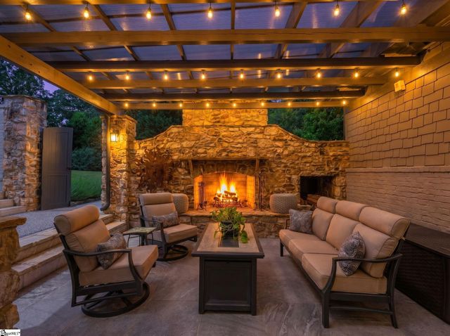 305 Chancery Lane, Simpsonville, SC 29681