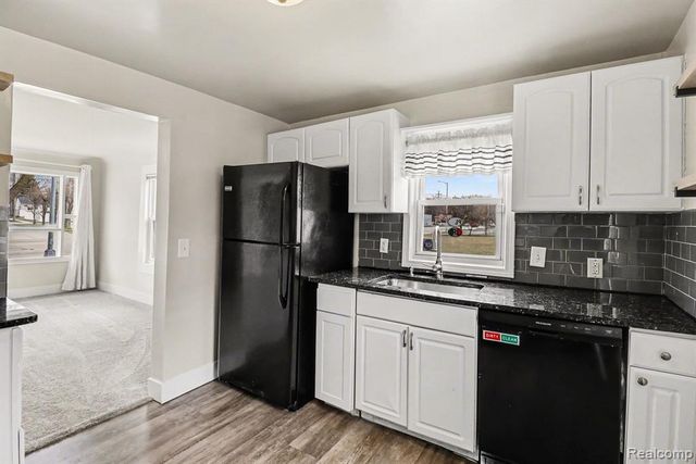 5825 N Newburgh Road, Westland, MI 48185