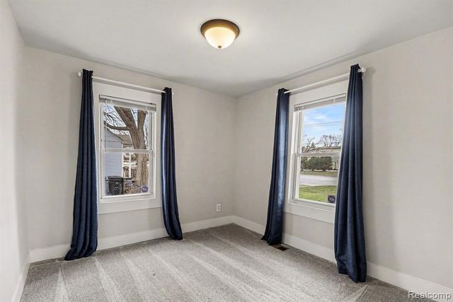 5825 N Newburgh Road, Westland, MI 48185