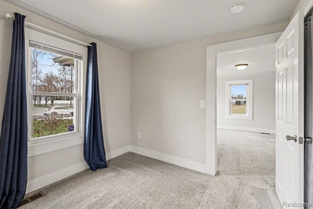 5825 N Newburgh Road, Westland, MI 48185