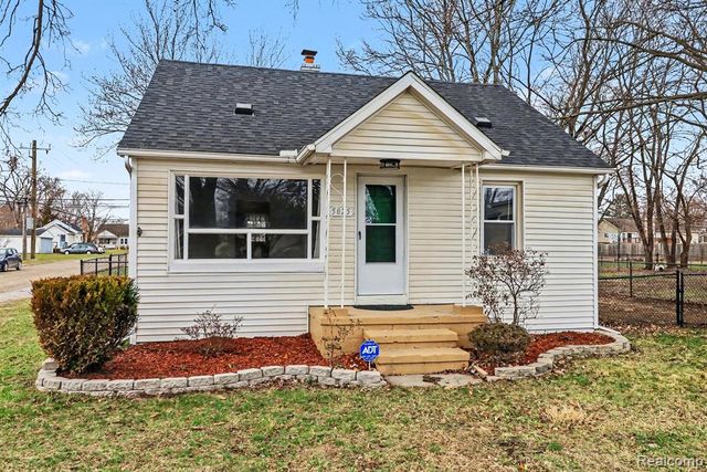 5825 N Newburgh Road, Westland, MI 48185