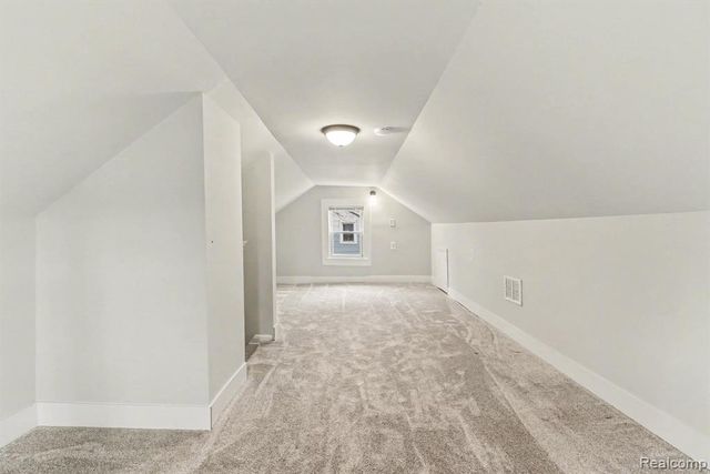 5825 N Newburgh Road, Westland, MI 48185