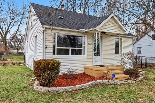 5825 N Newburgh Road, Westland, MI 48185