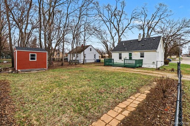 5825 N Newburgh Road, Westland, MI 48185