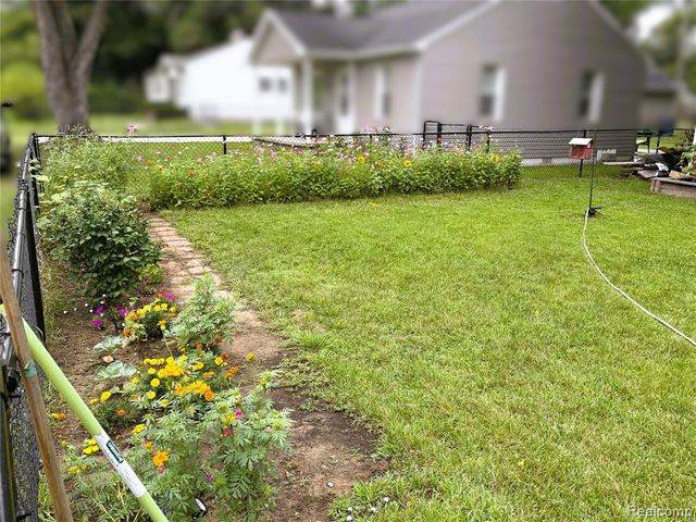 5825 N Newburgh Road, Westland, MI 48185