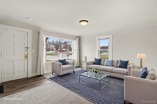 5825 N Newburgh Road, Westland, MI 48185