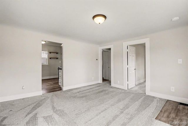 5825 N Newburgh Road, Westland, MI 48185