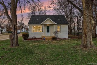 5825 N Newburgh Road, Westland, MI 48185